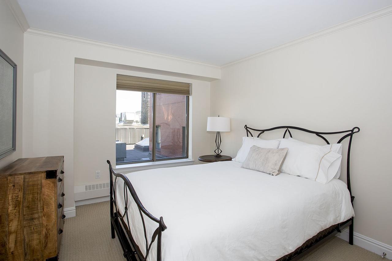 Moore Suites Salters Gate Apartment Halifax